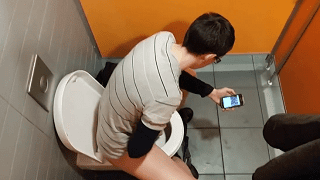 Spy cam student wanking to porn in toilet